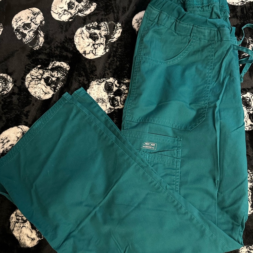 💚Hunter green Medical Scrub Pants with multiple Pockets